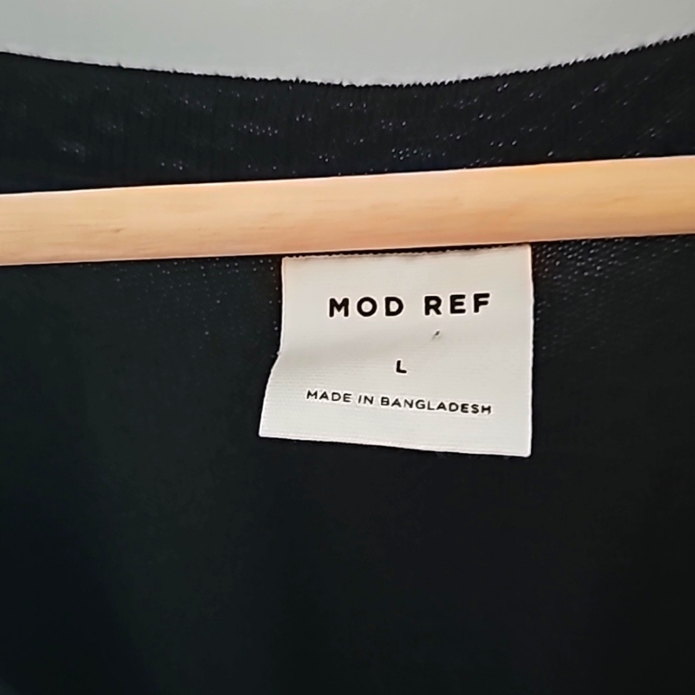 Mod Ref Knit Vneck